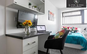 Studio Apartments By Lyter Living Desks & Wifi - Monthly Stays Available